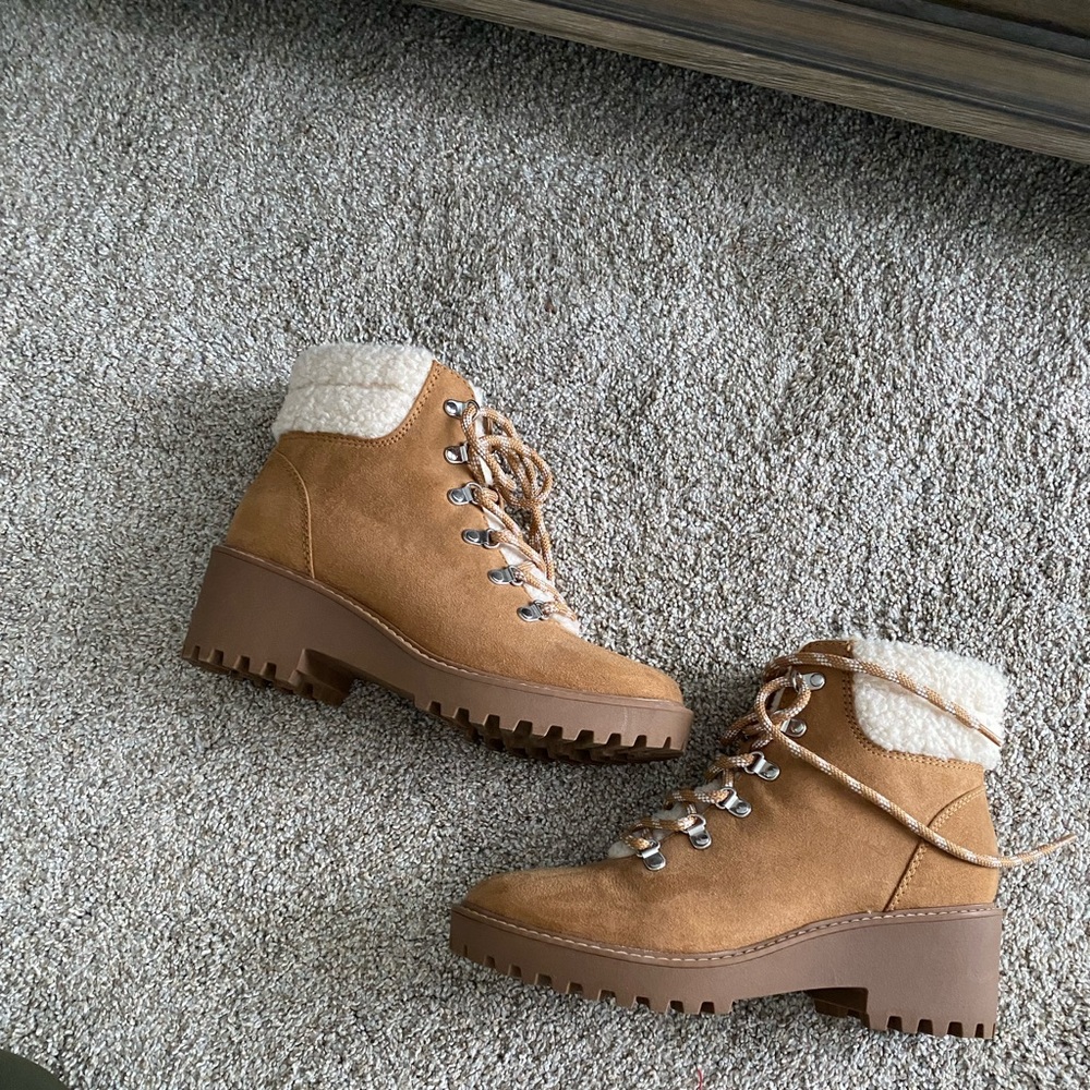 Fall tan boots with wool cuff women’s size 7
